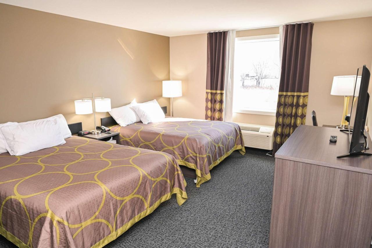 Super 8 By Wyndham Moosonee Hotel Екстериор снимка