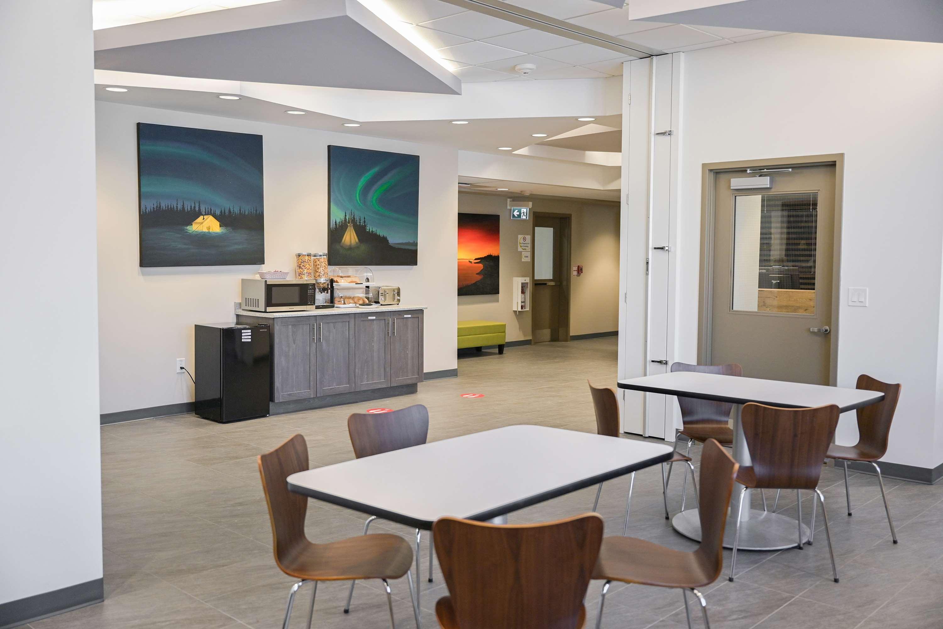 Super 8 By Wyndham Moosonee Hotel Екстериор снимка